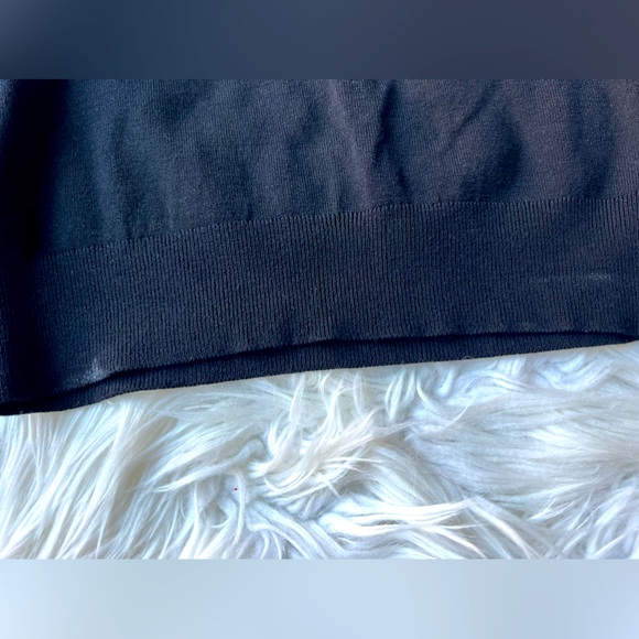 Gently Used H&M Aspen Ski Club Cropped Sweater - Size S (Minor Stains) - Picture 3 of 4